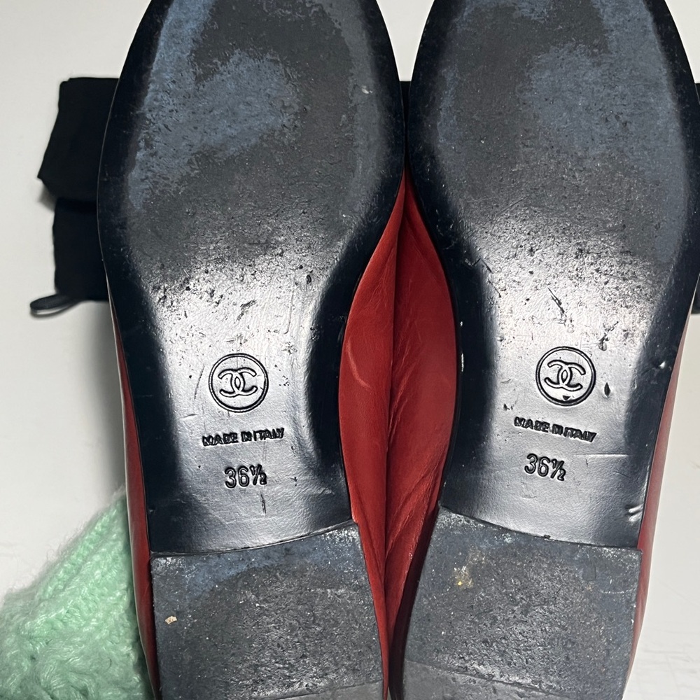 CHANEL Women's Elegant Red Flats - Picture 6 of 10
